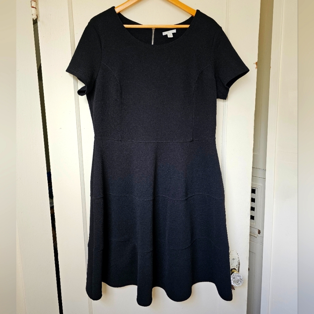 NWOT•Black midi dress (14/16W)
